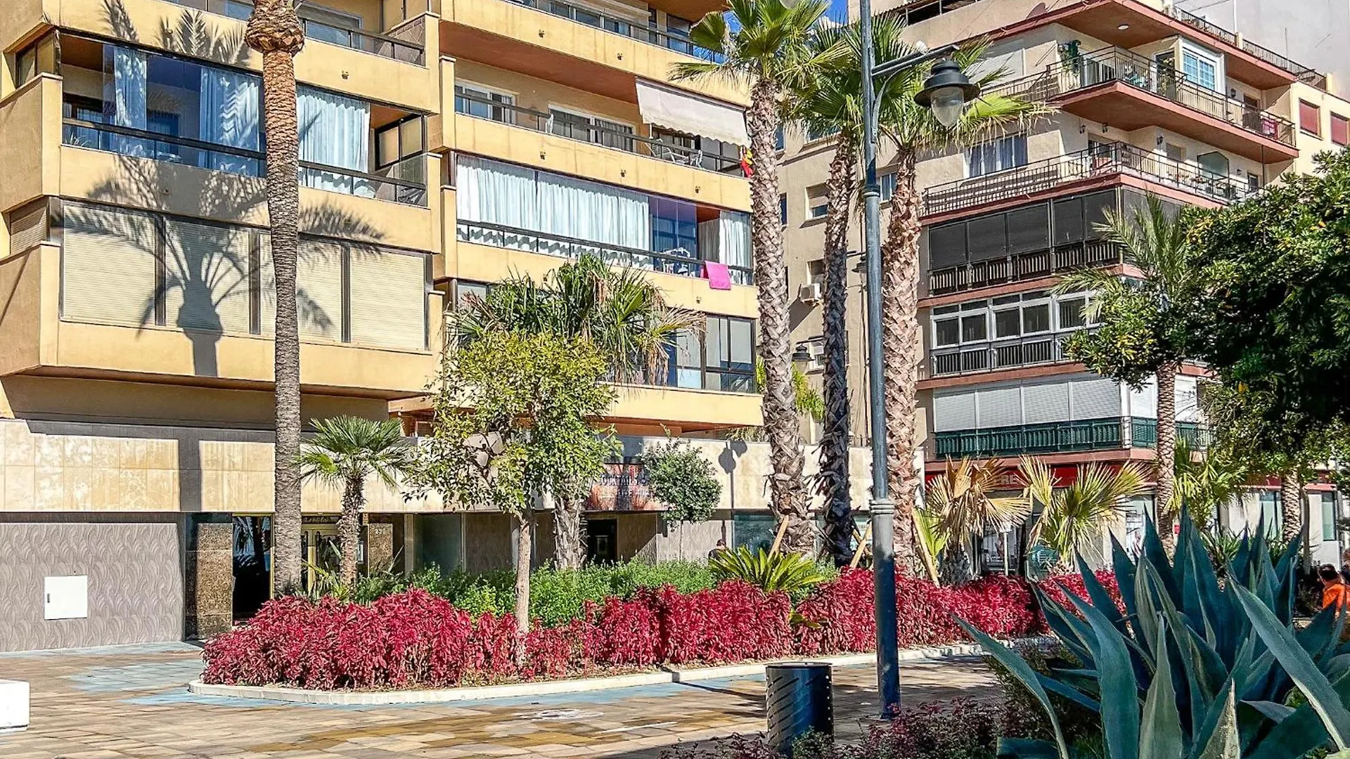 Hanami Avenida De Espana 埃斯特波纳 公寓